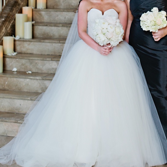 Vera Wang Wedding Gown from Bride Wars - Picture 7 of 10